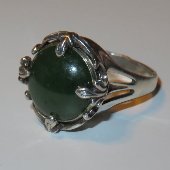 Large Round Jade Sterling Silver Ring Size 7.75 - Picture 10 of 17